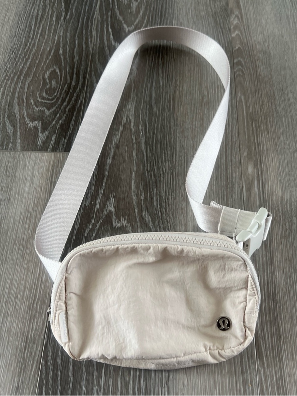 lululemon athletica Light Beige Crossbody Belt Bag with White Strap